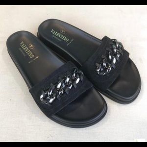 Valentino Garavani slides size 37.5